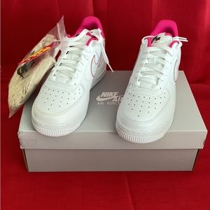 Nike Air Force 1 '07 LX
Women's Shoes